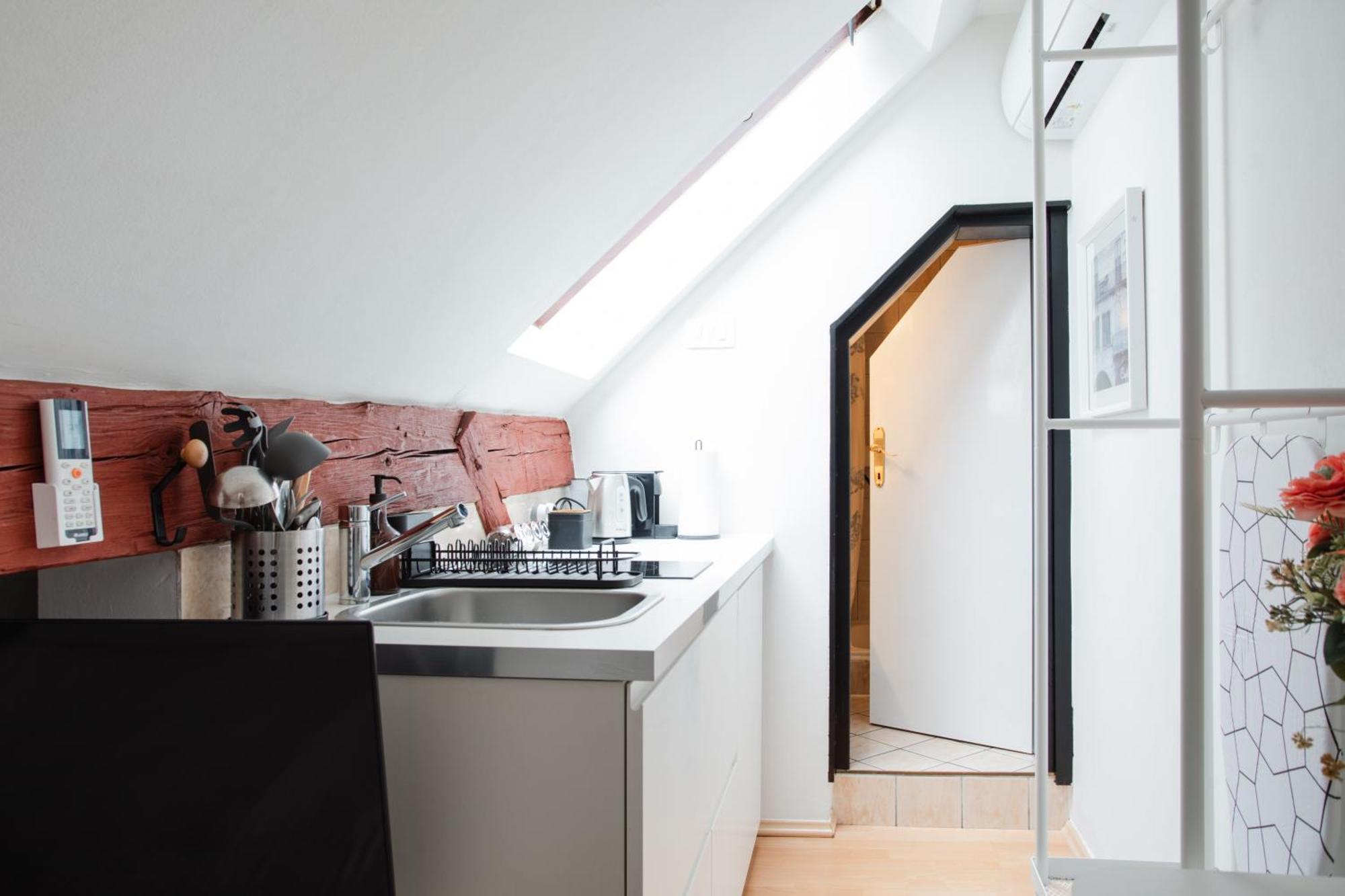 Apartma Stylish Loft In The Hearth Of Historic Centre